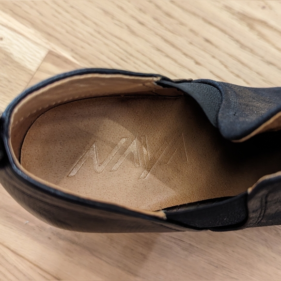 Naya Felix Black Leather Ankle Bootie Embossed Sz 6 - Picture 7 of 14